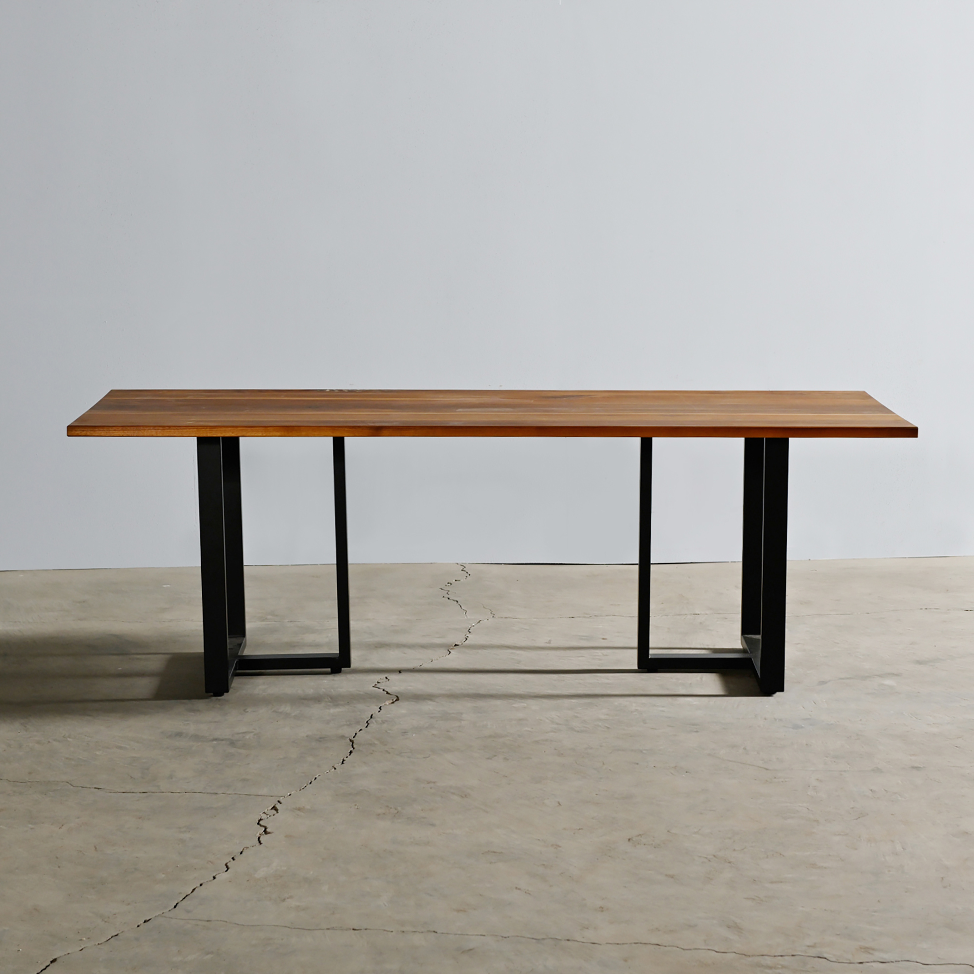 長方形テーブル／T 型鉄脚