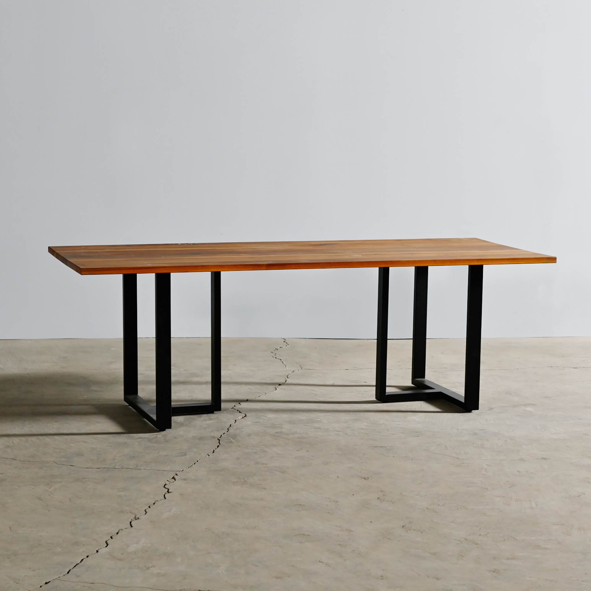 長方形テーブル／T 型鉄脚