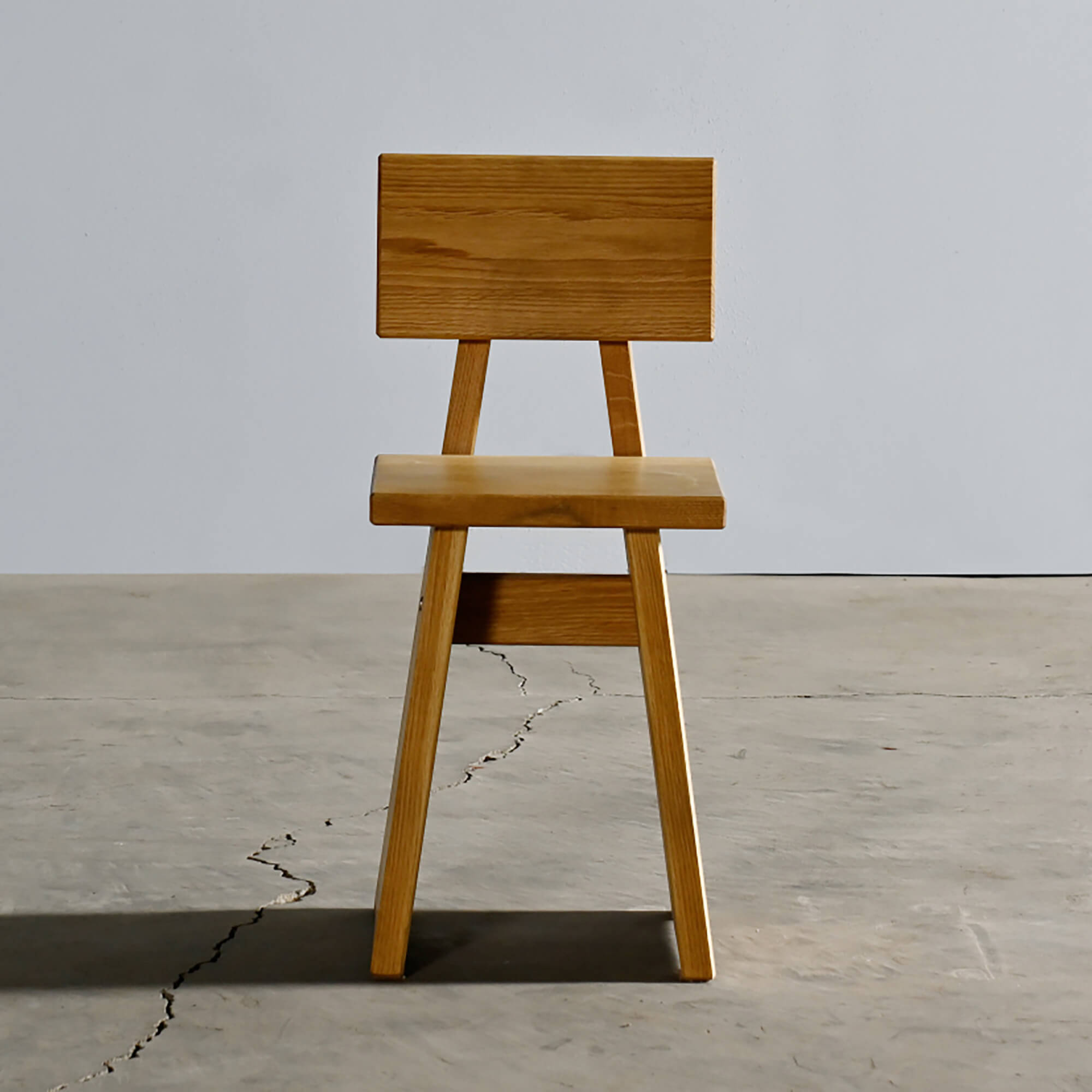 背付きコンパクトチェア