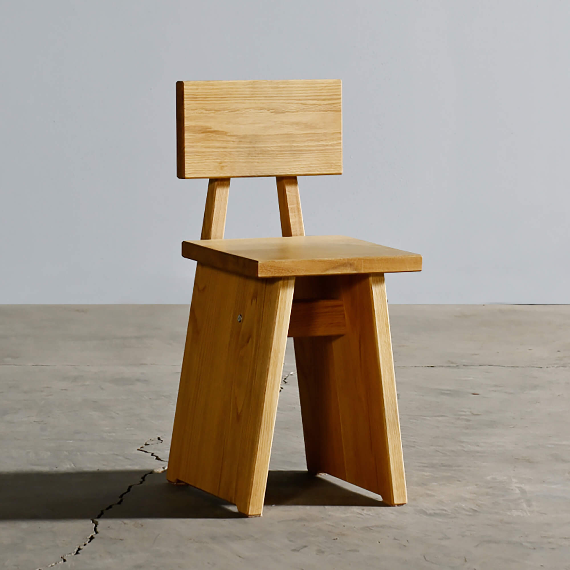 背付きコンパクトチェア