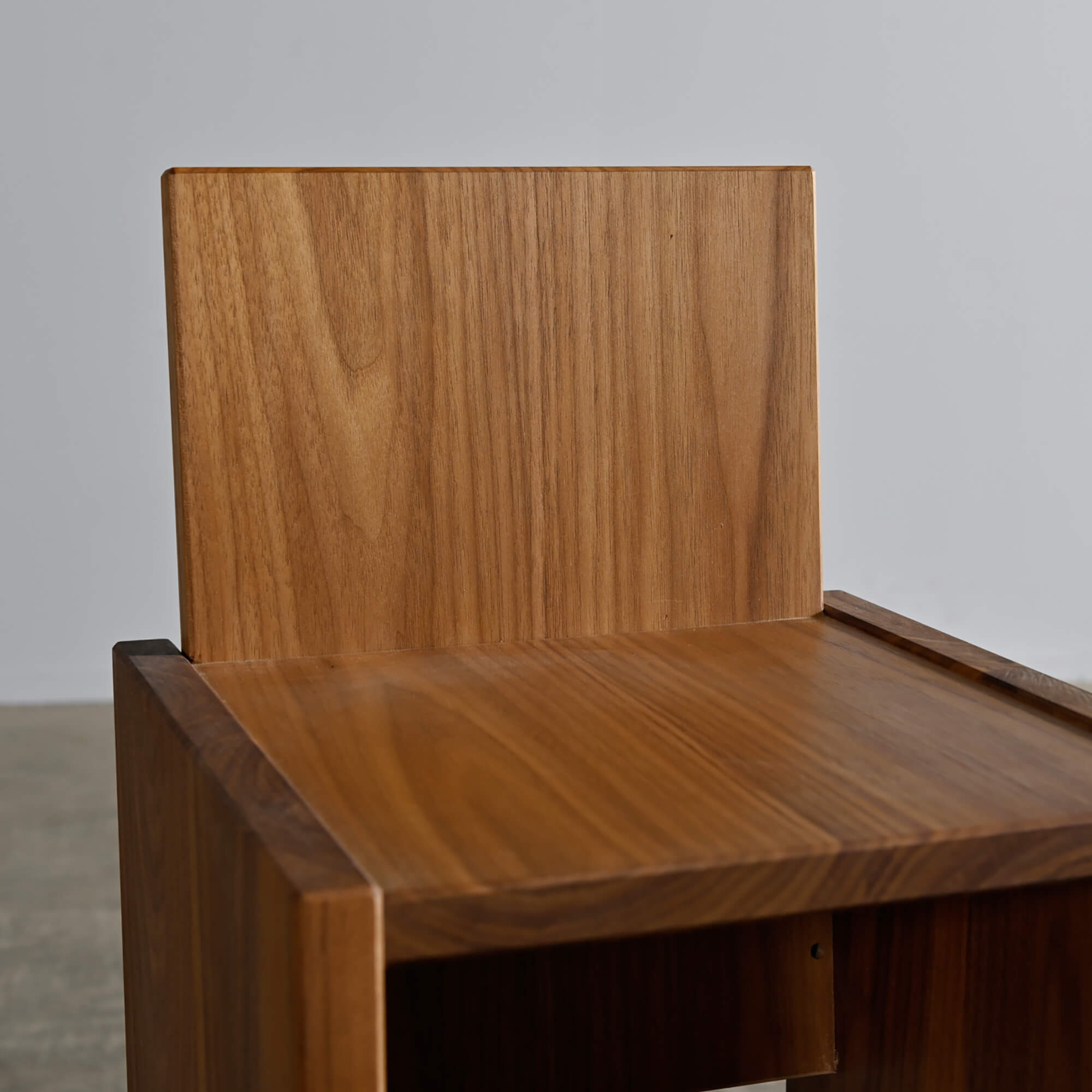 カウンターチェア／面材脚