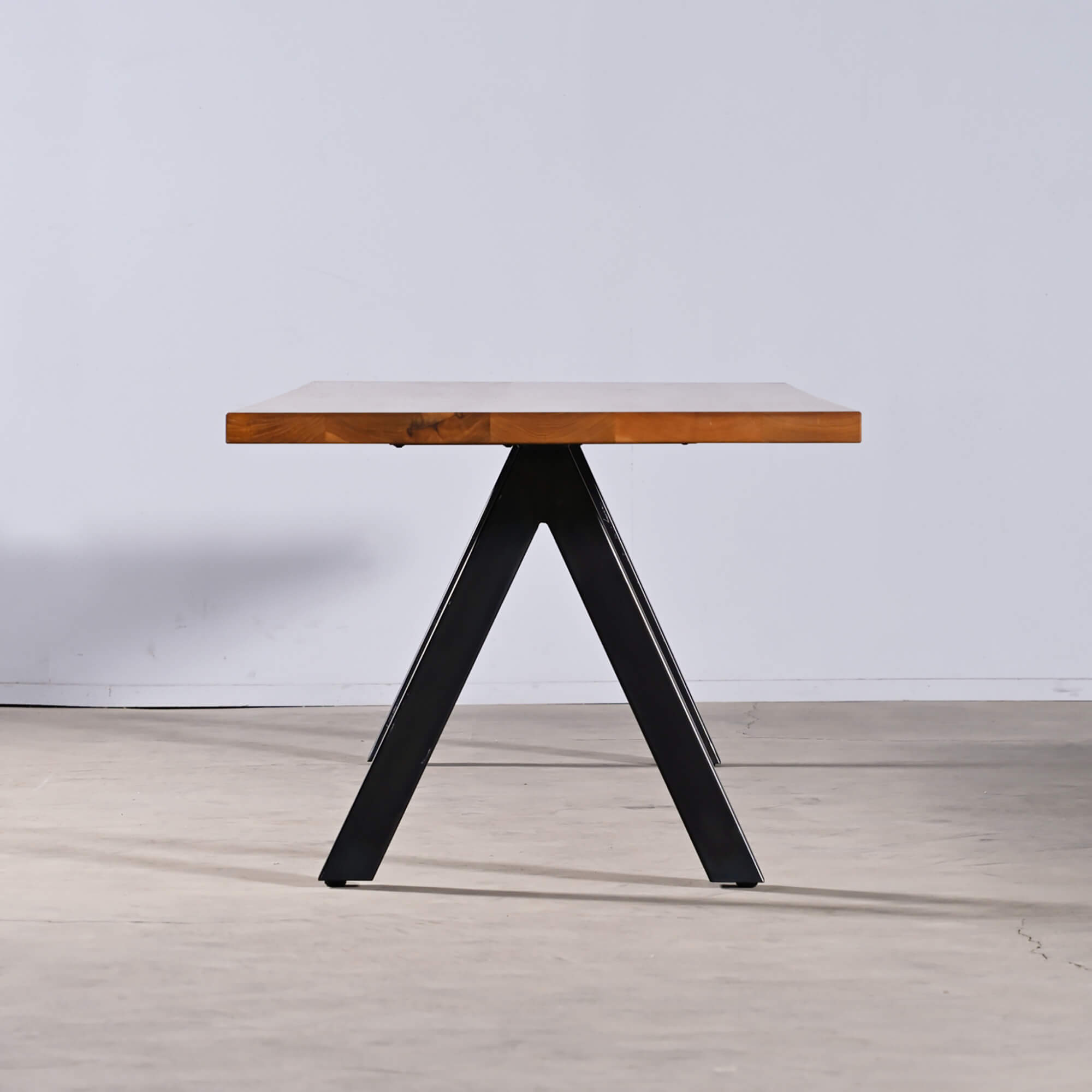 長方形テーブル／A 型鉄脚