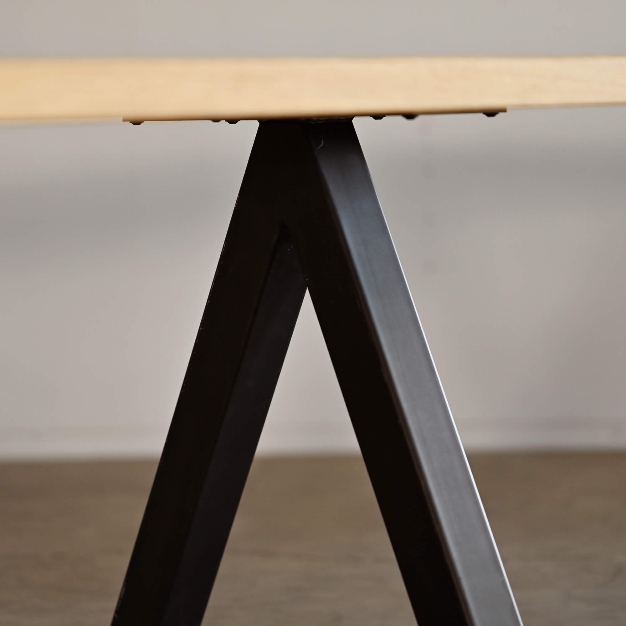 長方形テーブル／A 型鉄脚