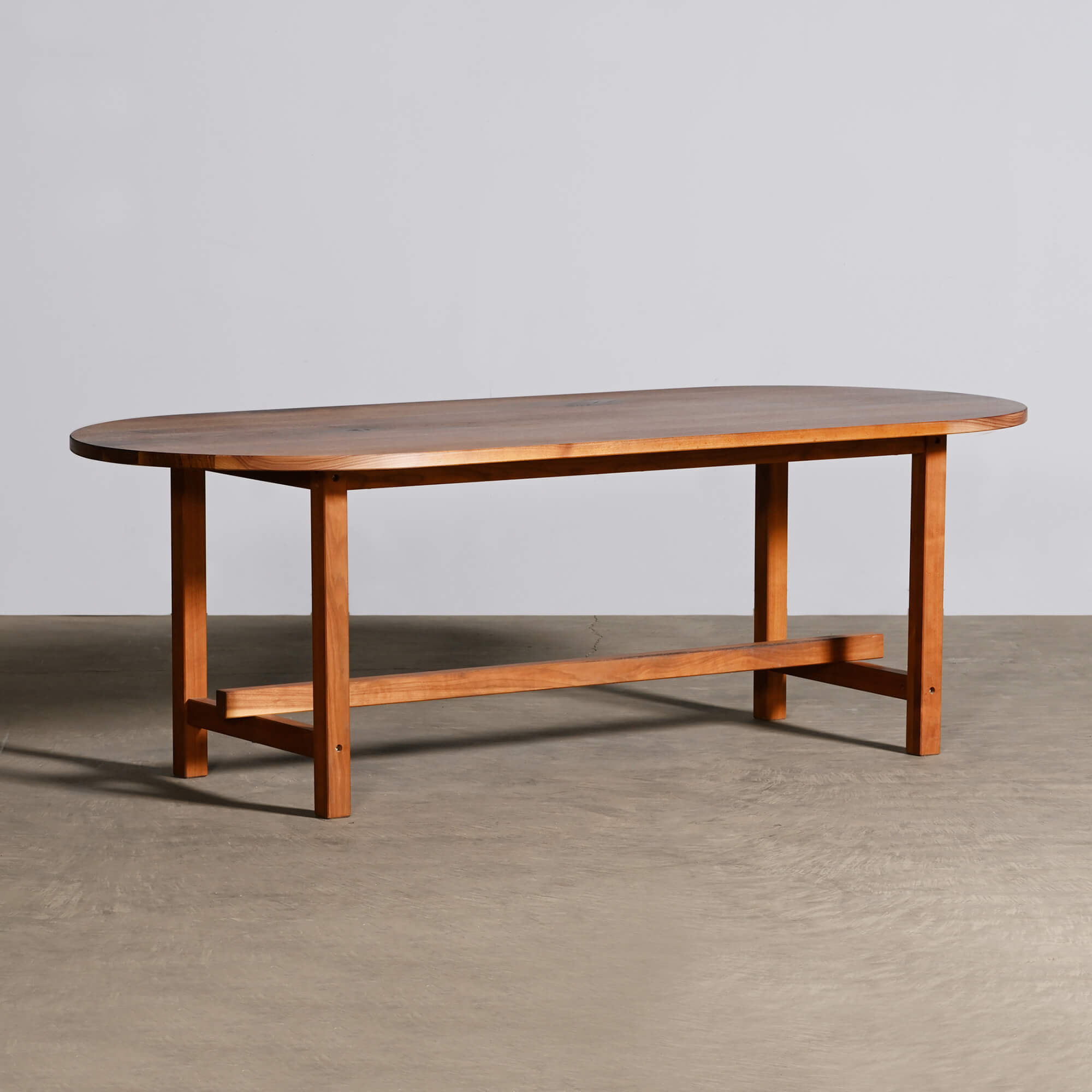 長円形テーブル／角材脚