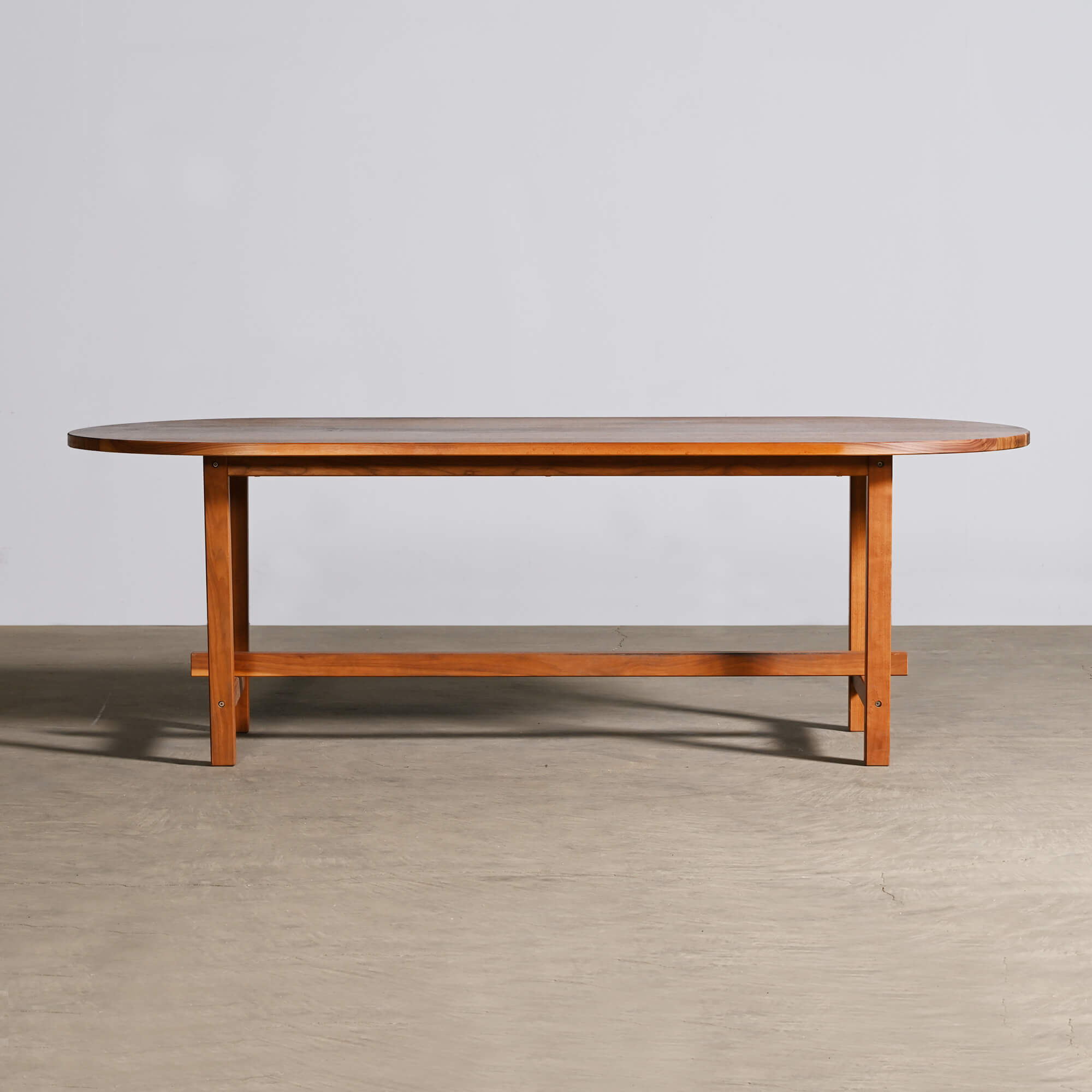 長円形テーブル／角材脚