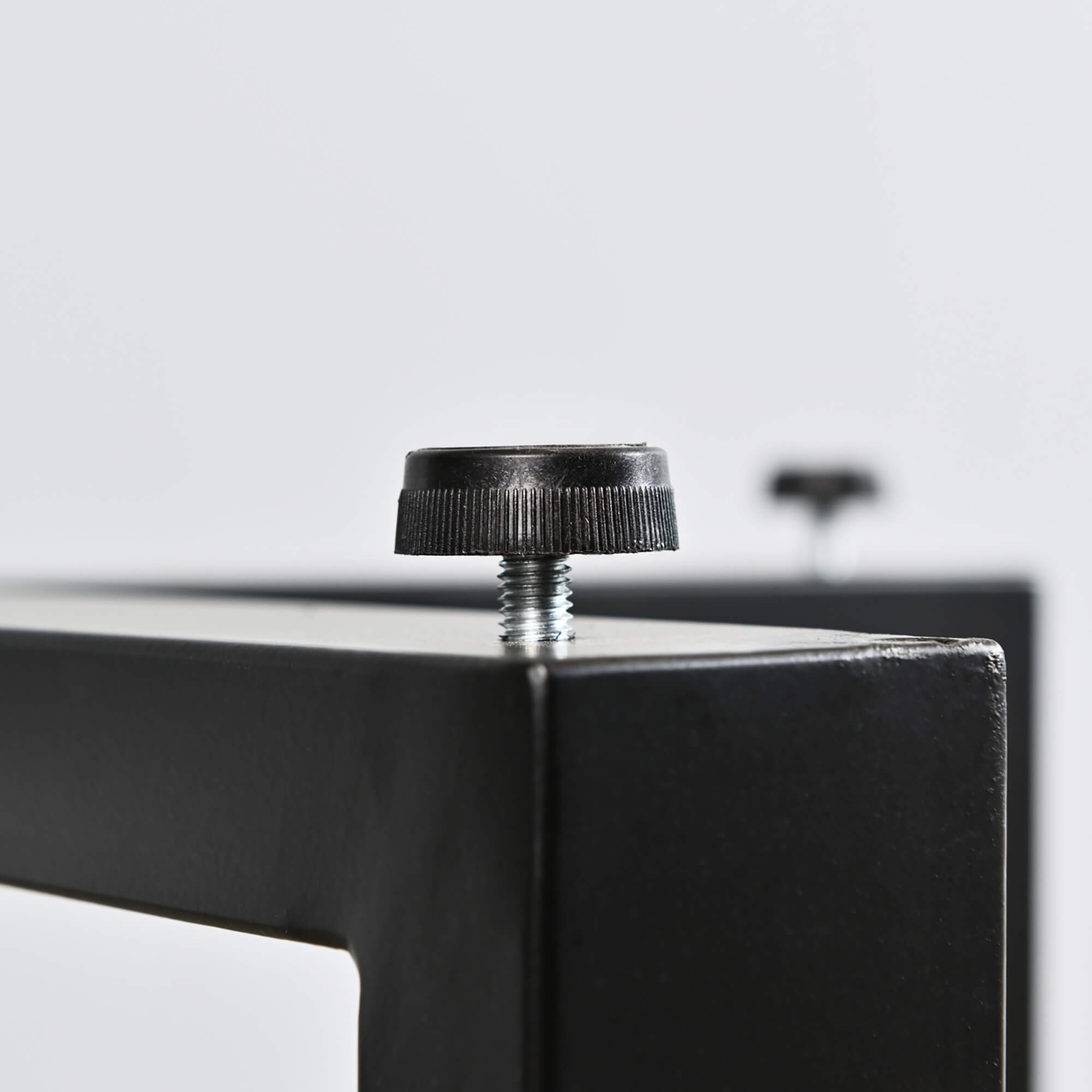 長円形テーブル／T型鉄脚